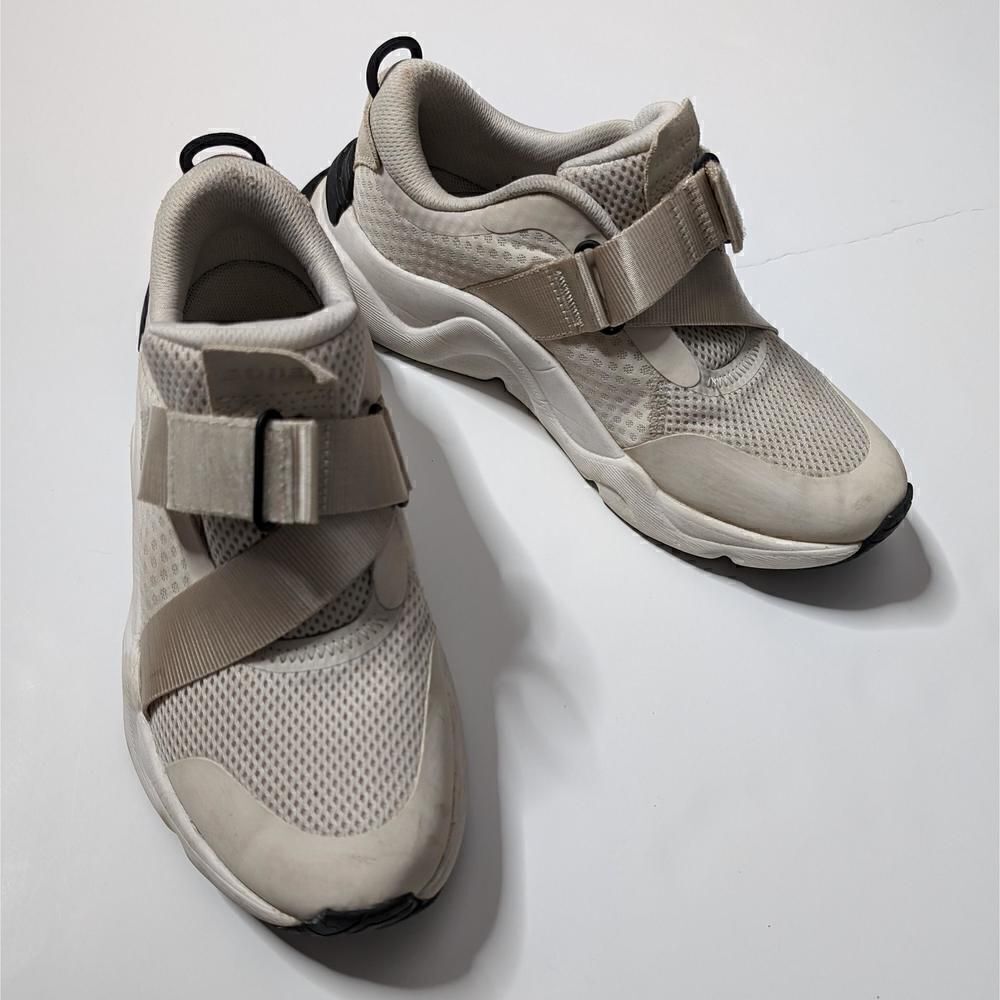 Sorel Kinetic Rnegd Strap Shoes‎ Tan Athletic Shoes Size 9